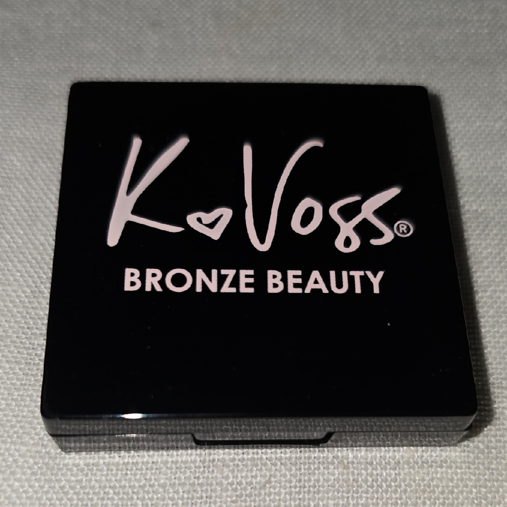 Bronze Beauty Makeup Compact - Black
